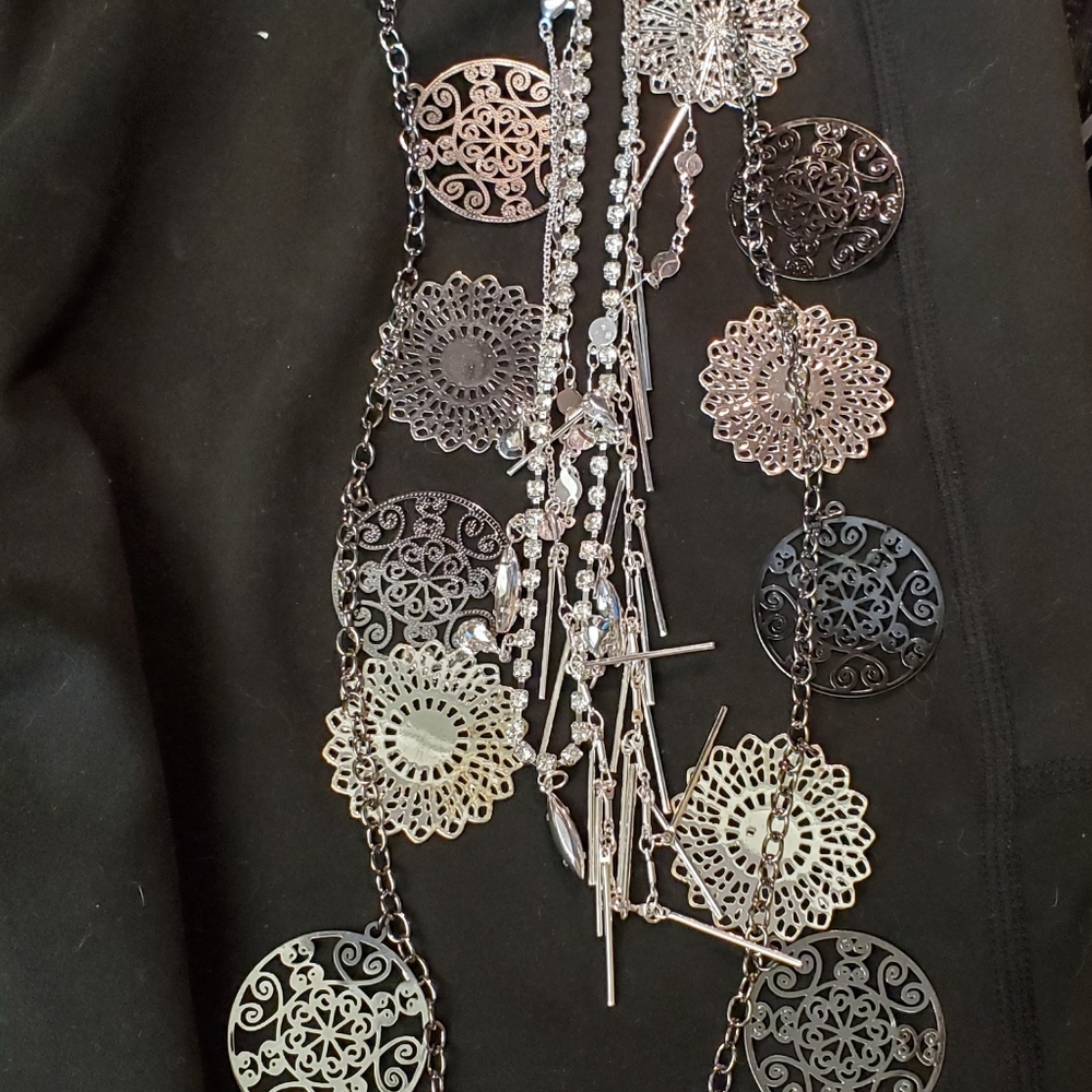 GUESS NECKLACE - Picture 2 of 4